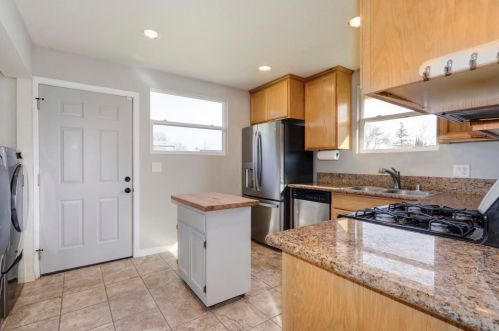 9665 Kent St, Elk Grove CA  95624-2432 exterior