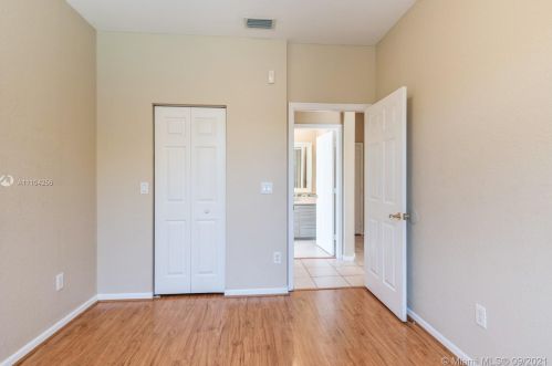 913 168 Ave, Hollywood FL 33028-2021 exterior