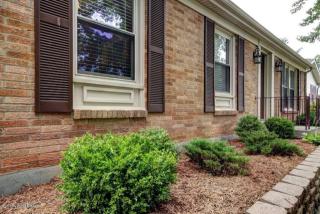 7907 Brush Ln, Louisville, KY 40291-2307