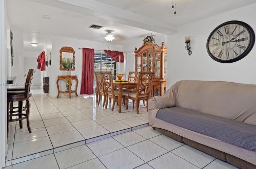 7751 35th St, Hollywood, FL 33024-2212