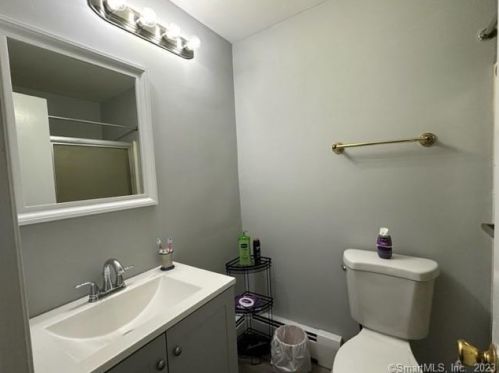545 Glendale Ave, Bridgeport CT  06606-6008 exterior