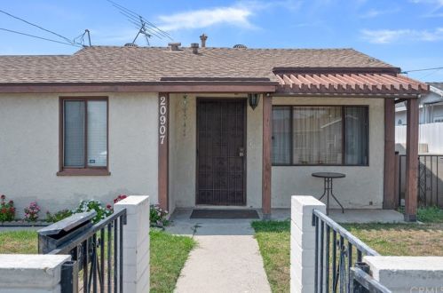 20907 Alburtis Ave, Lakewood, CA 90715-1320