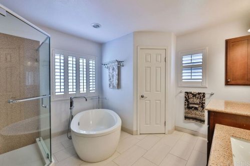 1326 Creekside Dr, Chula Vista CA 91915-2520 exterior