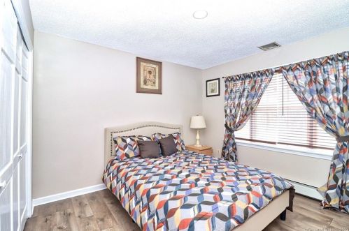 19 Tania Dr, Manchester CT  06040-6824 exterior