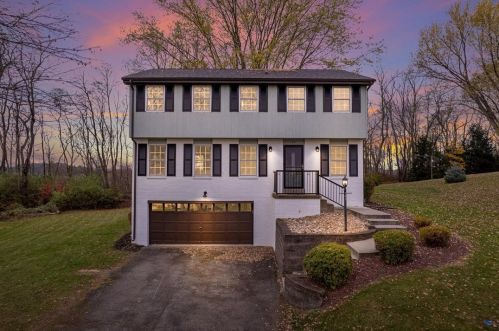 102 Carlsbad Ct, Latrobe, PA 15650-2405