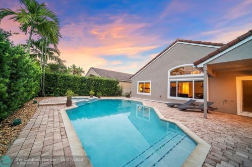 1277 144th Ter, Hollywood FL  33028-2925 exterior