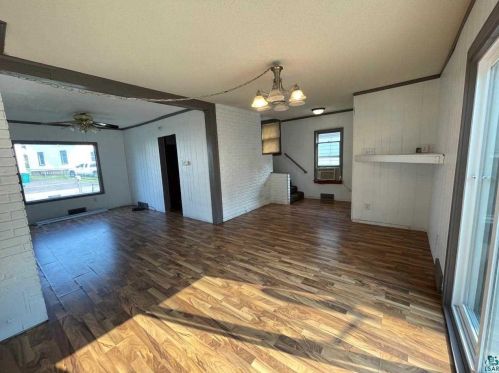 32 Penton Blvd, Duluth, MN 55808-1133