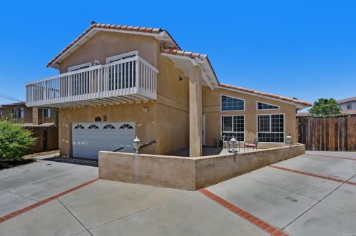 388 Delta Ln, Vista, CA 92083-5648