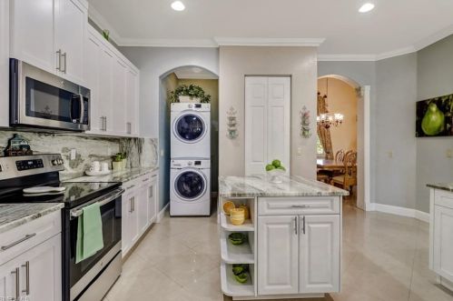 360 15th St, Naples FL  34117-3337 exterior