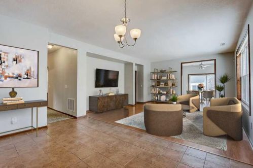 5176 157th St, Lino Lakes, MN 55038-8809