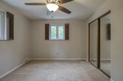 21 Carl Ln, Gibsonia PA  15044-7835 exterior