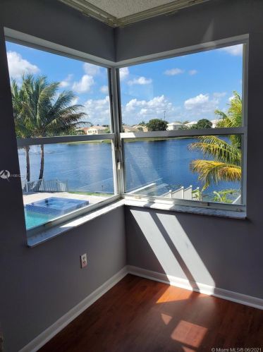 1584 158th Ave, Hollywood FL  33028-1693 exterior