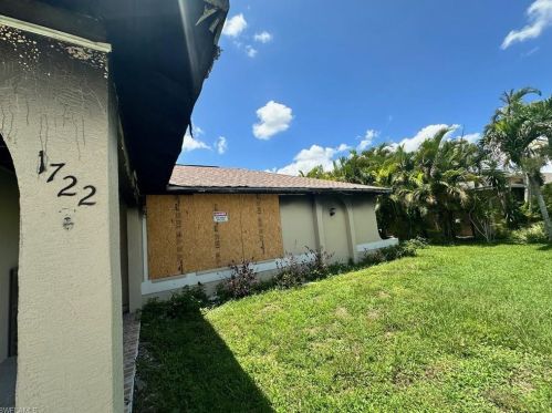 1722 1st Ter, Cape Coral, FL 33909-6302