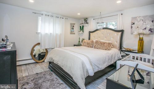 808 Maple Ave, Limerick PA  19468-2987 exterior