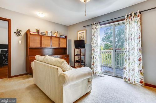 2402 Youngs Dr, Haymarket VA  20169-1532 exterior