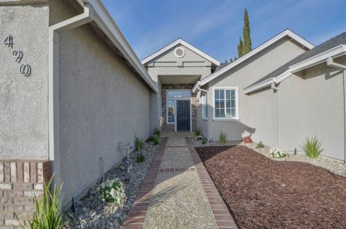 490 Santa Barbara St, Los Banos CA  93635-6324 exterior