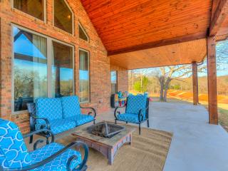 3221 Woodvale Ave, Norman, OK 73026-8076