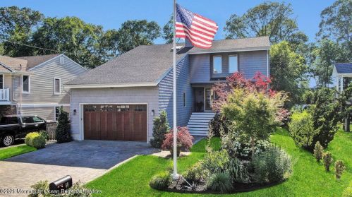 60 Driftwood Dr, Bricktown, NJ 08723-5806