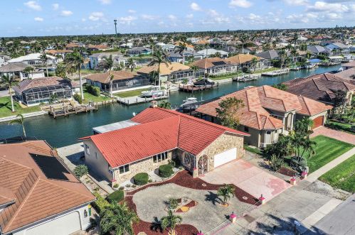 459 Marquesas Ct, Marco Island, FL 34145-2711