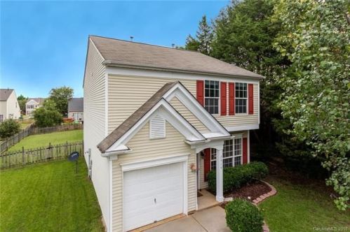 2419 Deberry Ct, Charlotte, NC 28213-5261