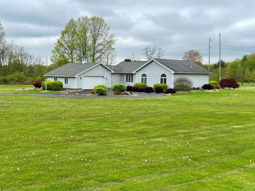499 Pulaski Mercer Rd, New Wilmington, PA 16142-1624