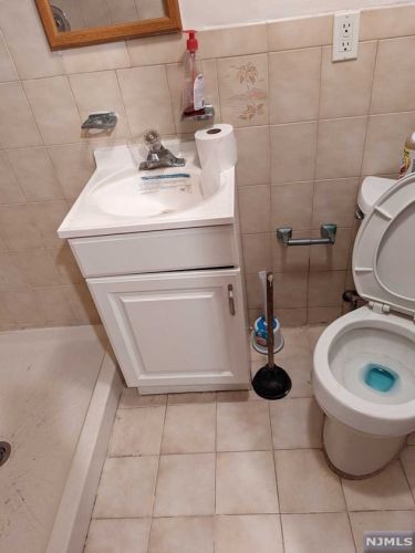 131 Belmont Ave, Outwater NJ  07026-3210 exterior