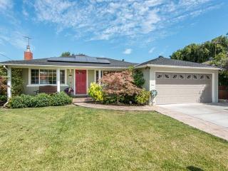 394 Dennis Ave, Sunnyvale, CA 94086-5911
