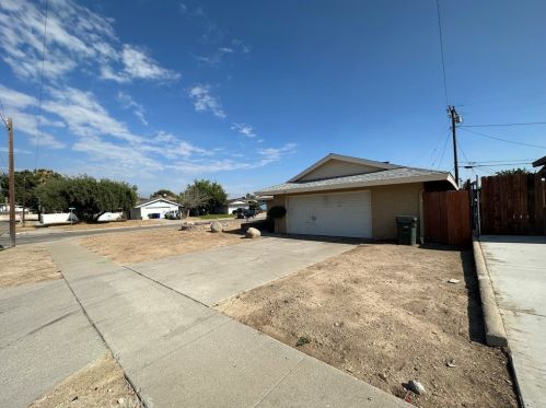1291 Echo Dr, San Bernardino, CA 92404-1925