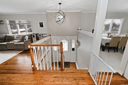 412 Greenbelt Pkwy, Holtsville NY  11742-2231 exterior