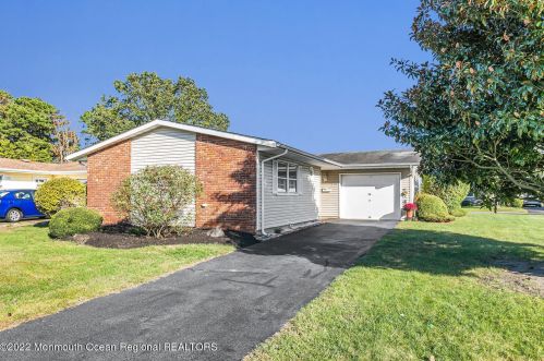 110 Clay Cir, Bricktown, NJ 08724-2411