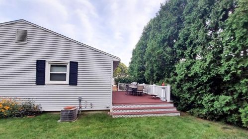 17 Elaine Dr, Ansonia, CT 06401-3008