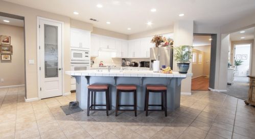 767 Red Barn Pl, Lathrop CA  95330-8975 exterior