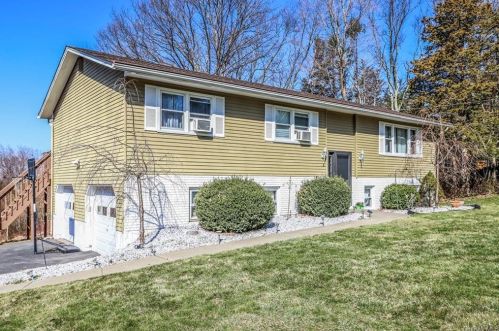 54 Mayfair Rd, Poughquag NY  12570-5012 exterior