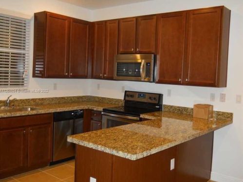 1229 147th Ave, Hollywood FL  33027-6172 exterior