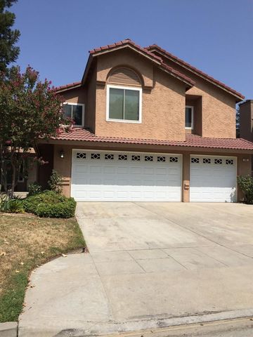 988 Edgemont Dr, Fresno, CA 93720-0700