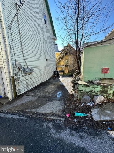 221 Walnut St, Harrisburg PA  17113-2360 exterior