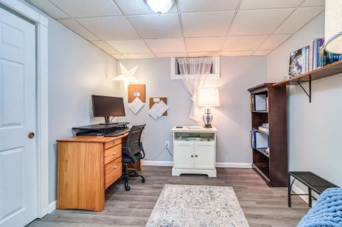 32 Damon Ave, Nashua NH  03064-1228 exterior
