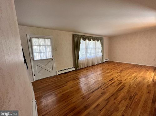 502 6th St, Lansdale PA  19446-2742 exterior