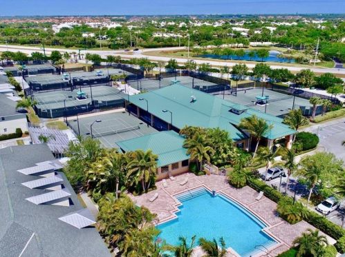 1617 Baseline Ln, Vero Beach, FL 32967-2077