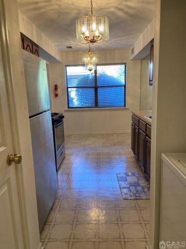 124 Beverly Hills Ter, Woodbridge, NJ 07095-4023