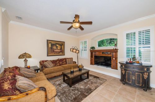2674 Tanglewood Trl, Palm Harbor, FL 34685-1808