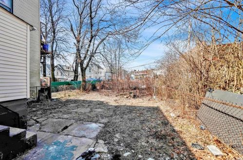 140 13 Ave, Mount Vernon NY  10550-2818 exterior