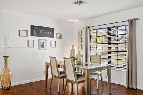 401 57th Way, Hollywood FL  33023-1435 exterior