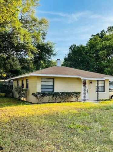 1715 Mockingbird Ln, Lakeland, FL 33801-5947