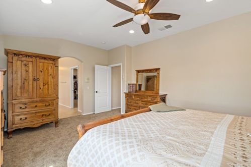 39601 Parkview Dr, Temecula CA  92591-7229 exterior