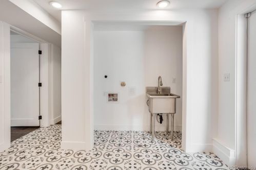 27 Albion St, Denver CO 80207-3110 exterior