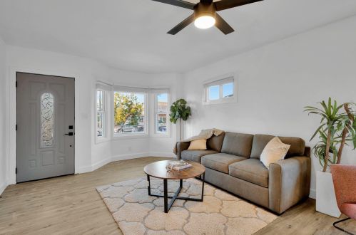 28 5 St, National City CA  91950-2357 exterior