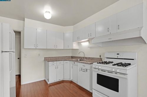 2301 Orleans Dr, Pinole CA  94564-1645 exterior