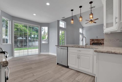 613 Tahoe St, Manteca CA  95337-6860 exterior