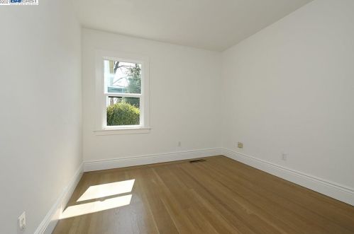 236 Ray St, Pleasanton CA  94566-6620 exterior